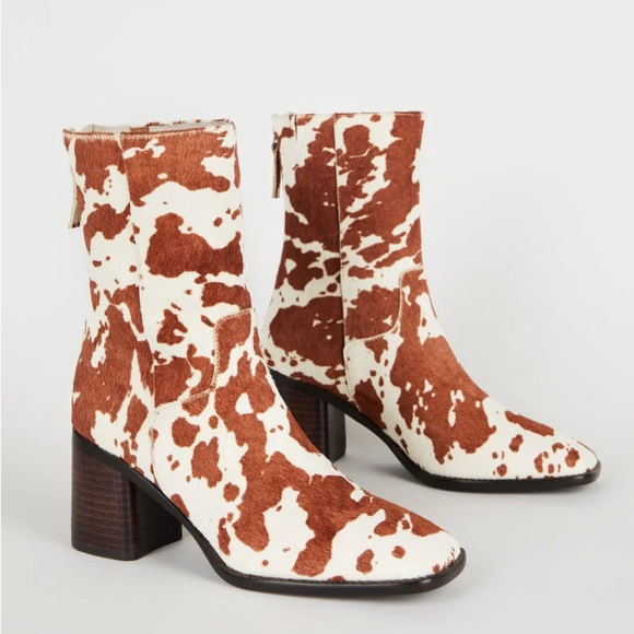 INTENTIONALLY BLANK COWHIDE ANIMAL PRINT ANKLE BOOTS BROWN - Picture 1 of 8